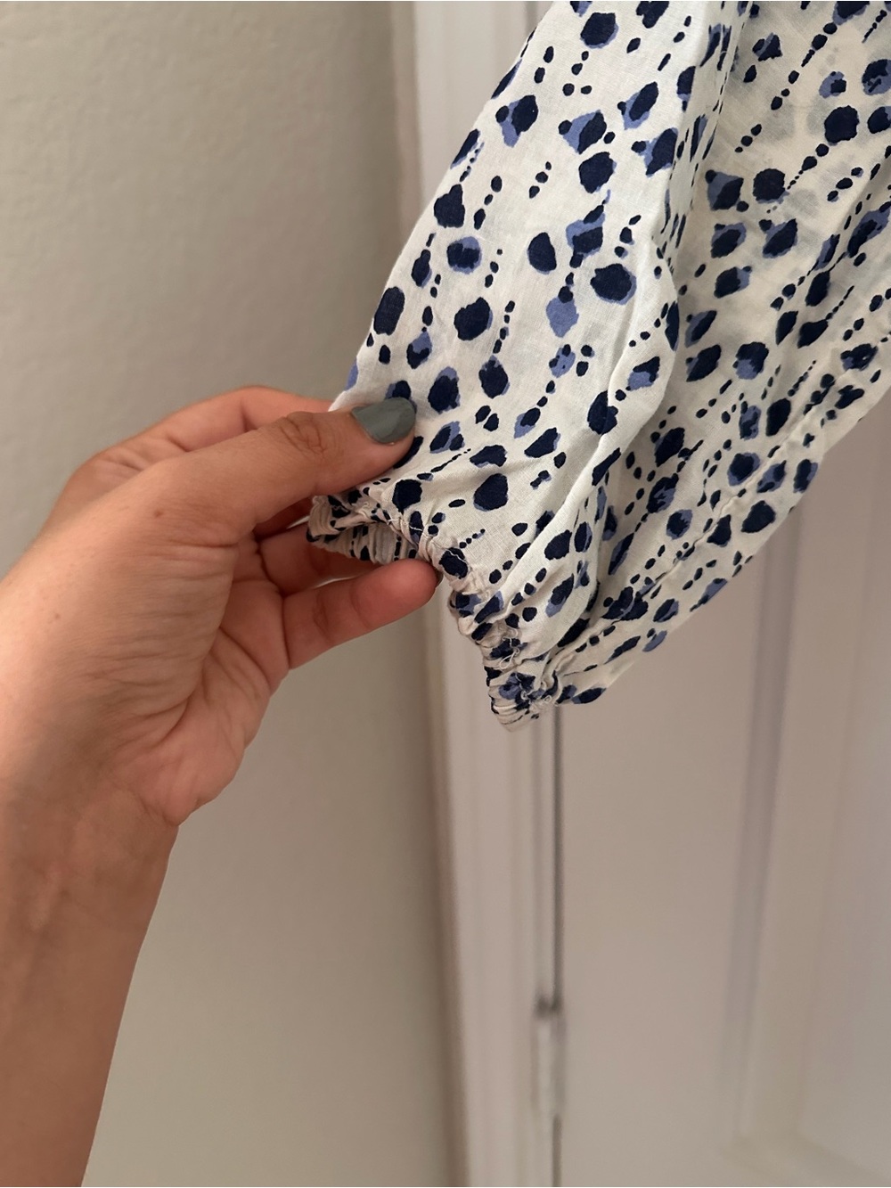 Jessica Simpson Blue & White Floral Peasant Dress - Picture 5 of 7